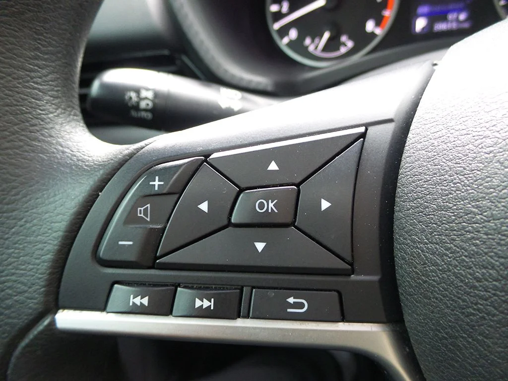 Used 2020 Gray Nissan S image 32