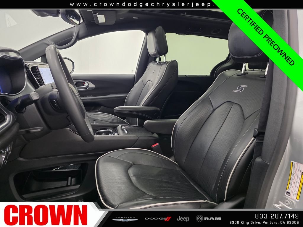 Used 2026 Silver Chrysler Limited image 22