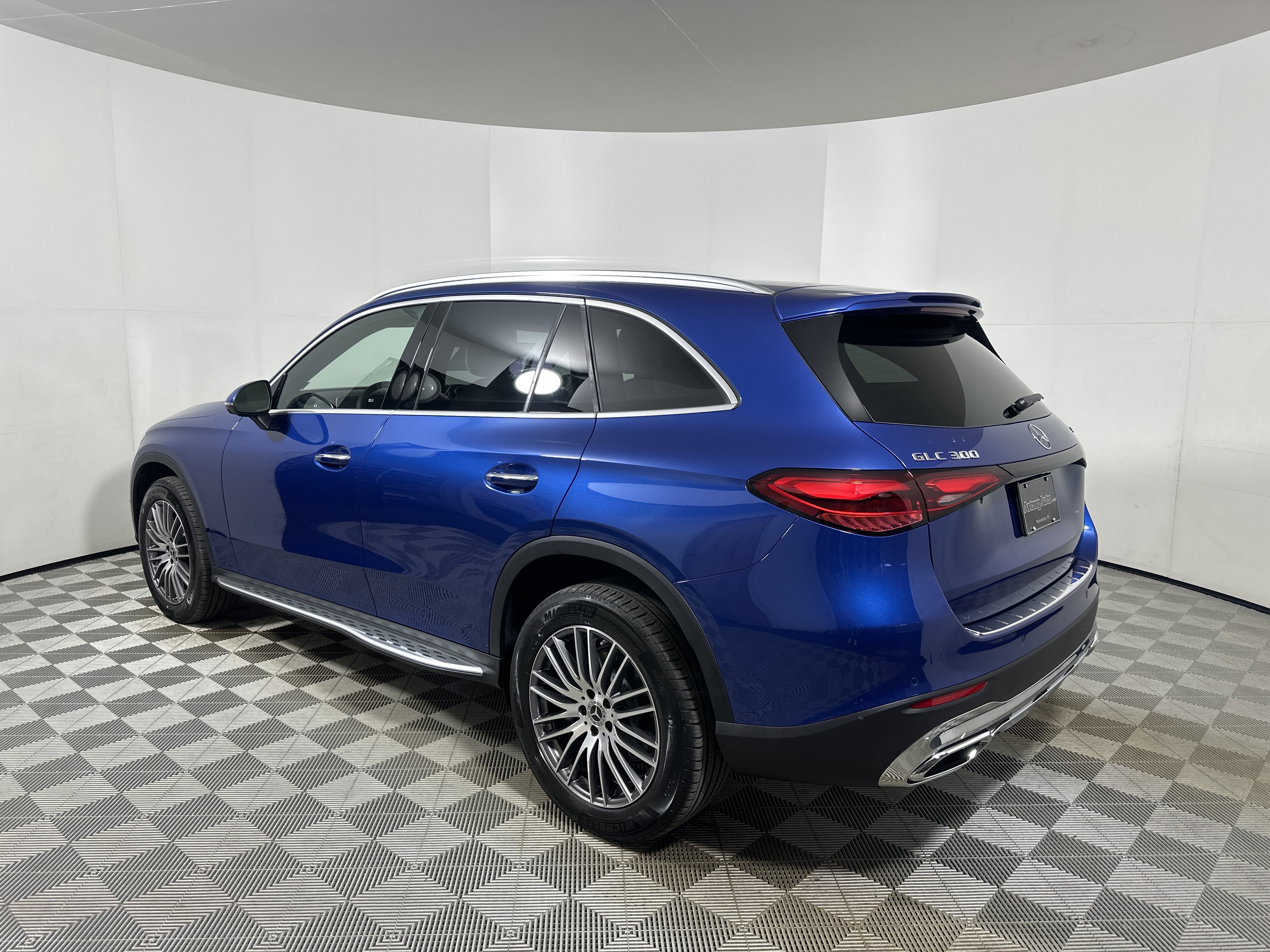 New 2026 Starling Blue Metallic Mercedes-Benz GLC 300 image 31