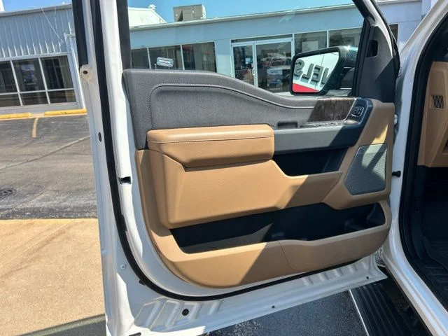 Used 2021 White Metallic Ford Lariat image 24