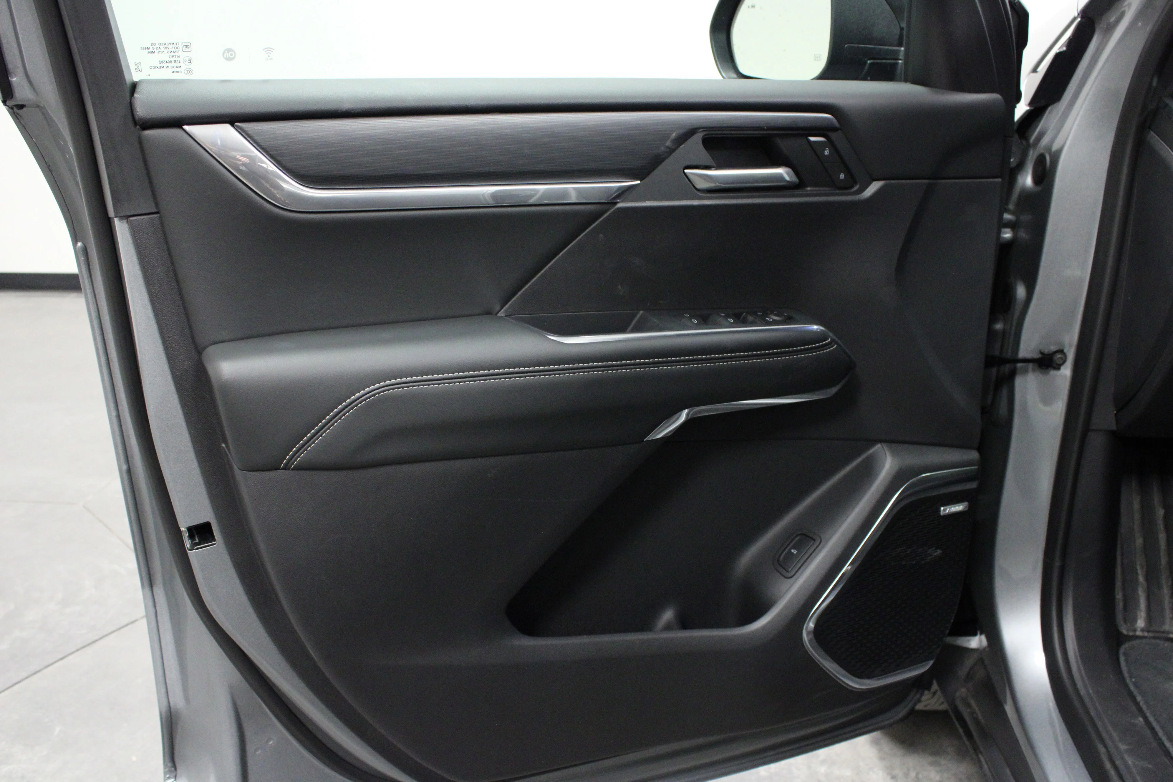 2025 GMC Acadia Elevation - Photo 11