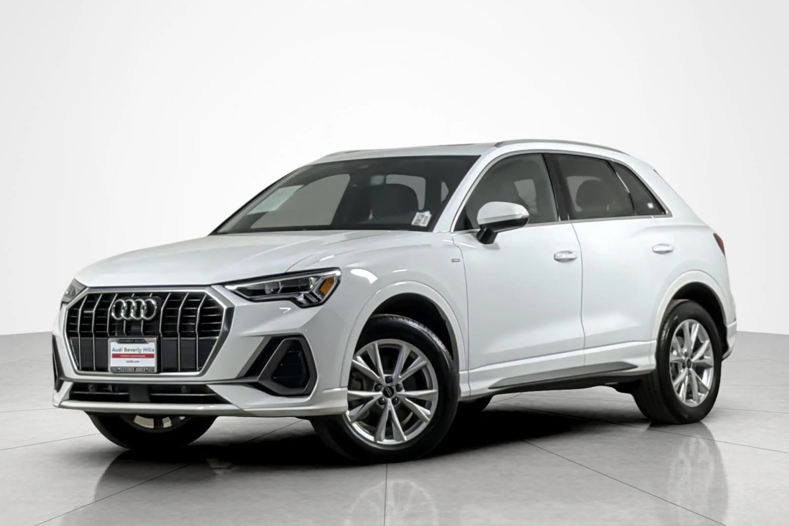 2025 Audi Q3 45 TFSI S Line Premium quattro's photo
