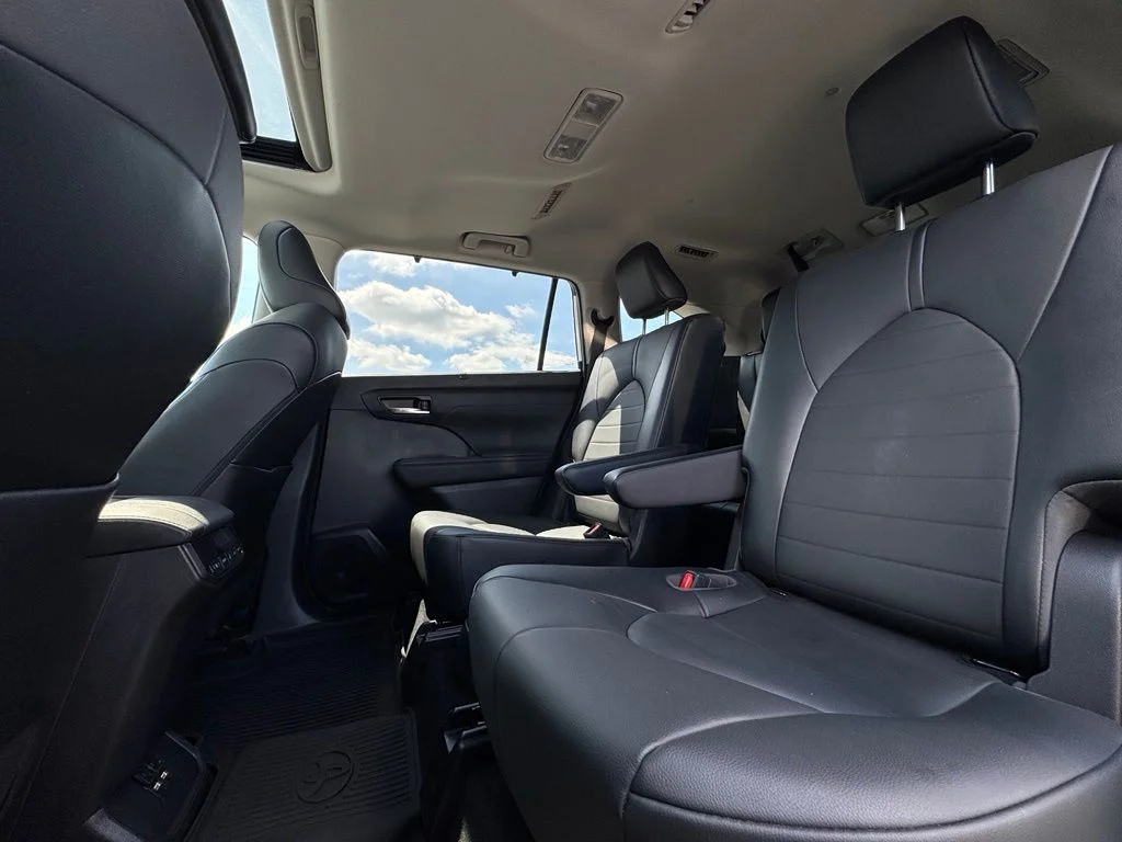 Certified Used 2021 White Toyota XLE image 20