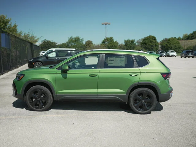 2025 Volkswagen Taos SEL - Photo 9