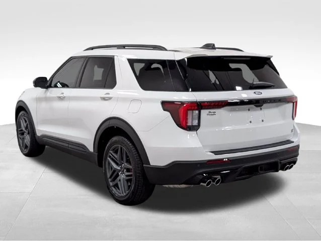 New 2027 Star White Metallic Tri-Coat Ford ST image 57