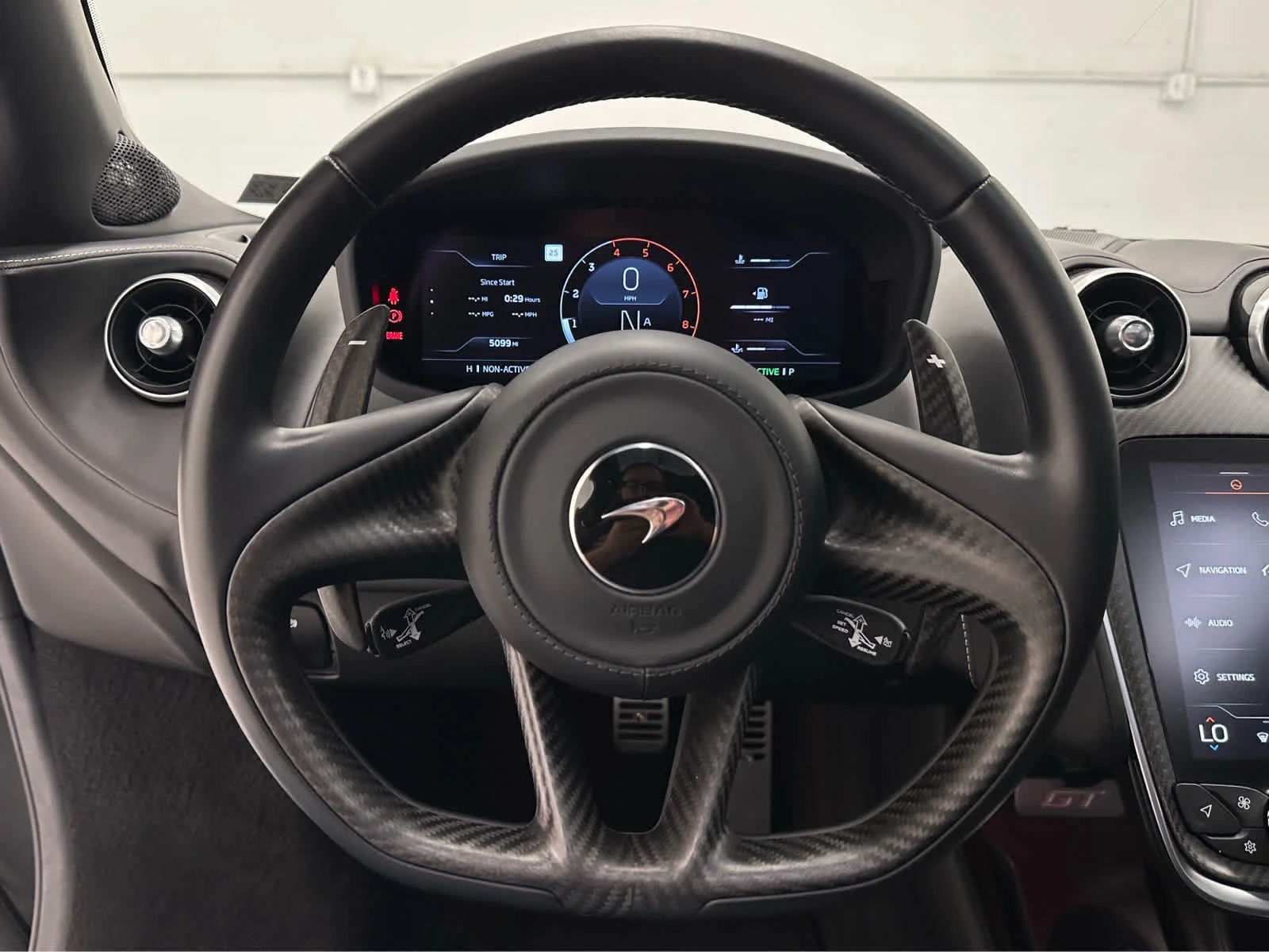 Used 2021 White McLaren  image 17
