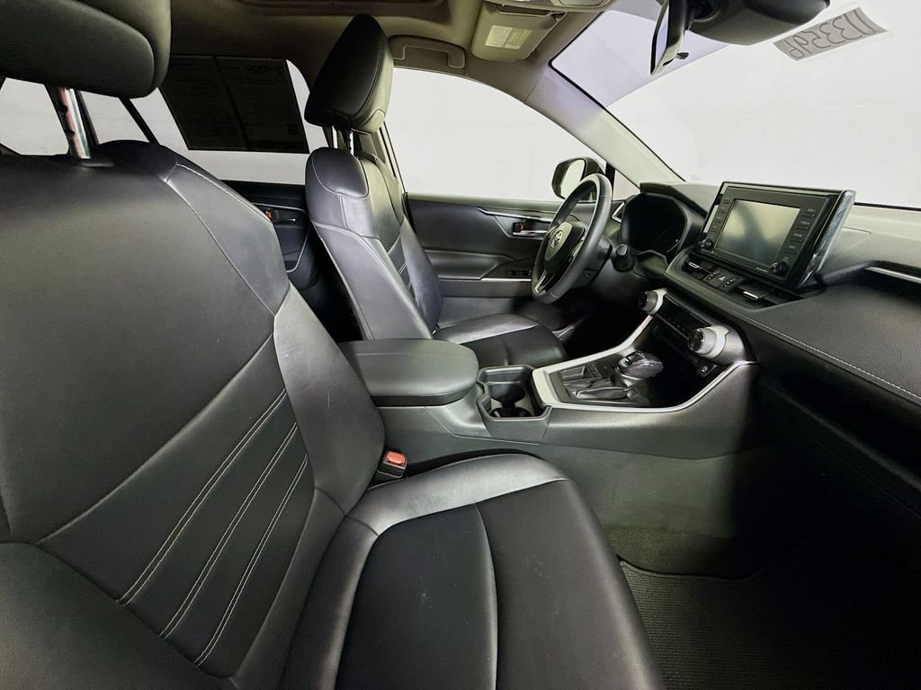 Used 2020 Magnetic Gray Metallic Toyota XLE Premium image 26