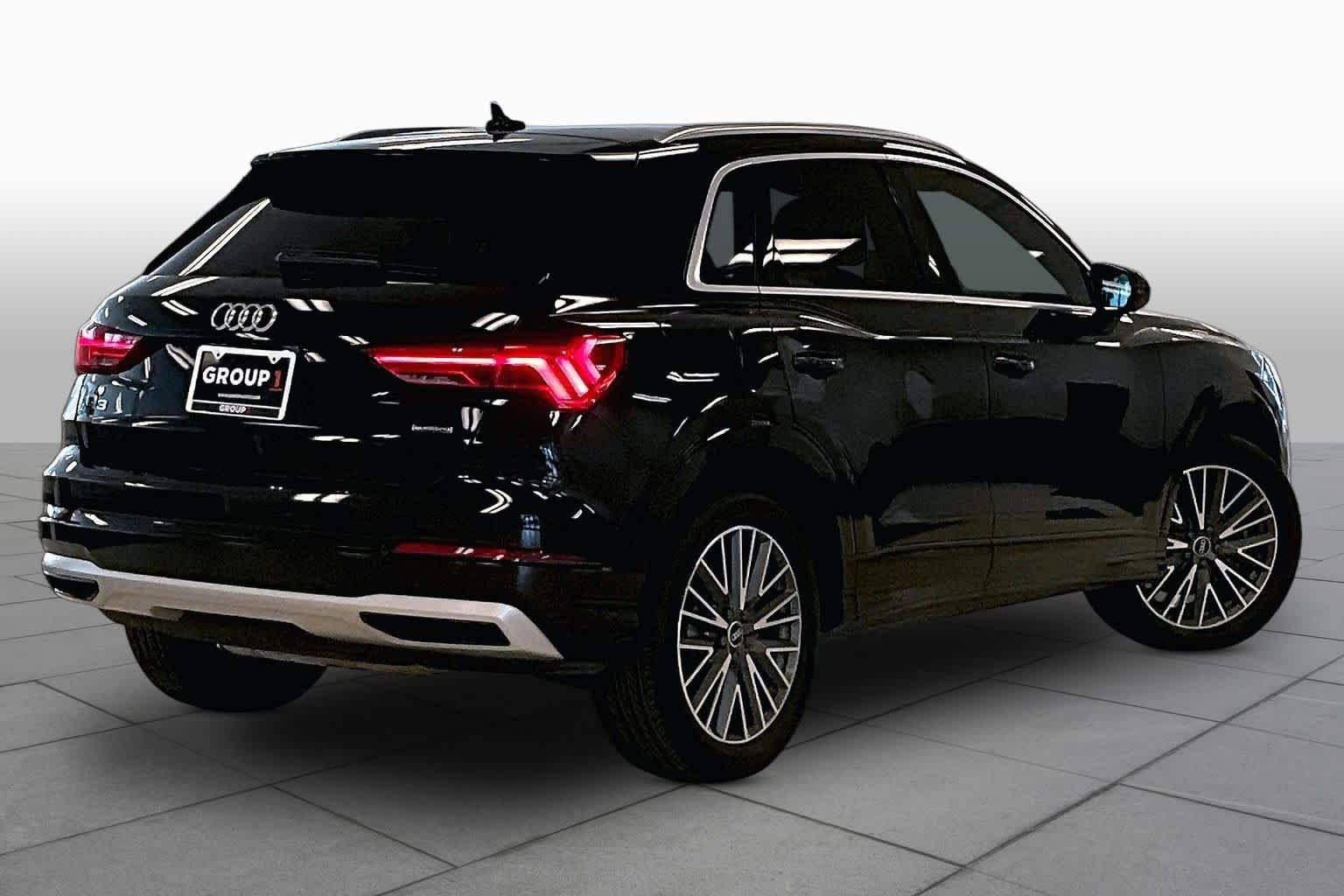 Used 2022 Mythos Black Metallic Audi Premium image 11