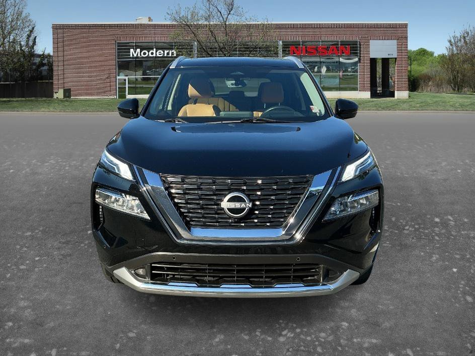 Used 2023 Super Black Nissan Platinum image 6