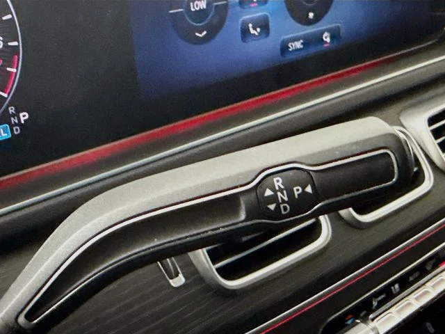 Used 2025 Gray Mercedes-Benz GLE 450e image 19