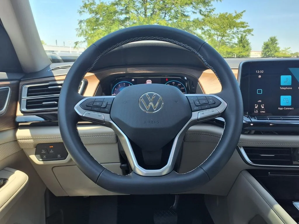 New 2026 Opal White Pearl Volkswagen 2.0T SE w/Technology image 14