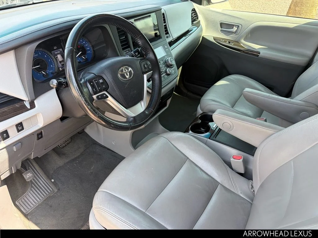 Used 2015 Gray Toyota XLE image 10