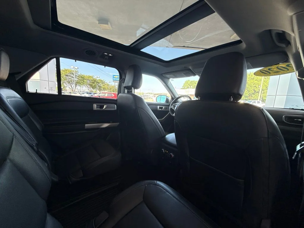 Used 2022 Gray Metallic Ford Limited image 30