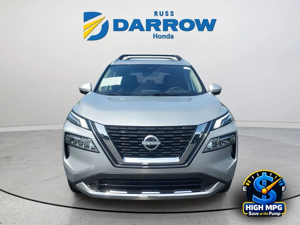 Used 2023 Silver Nissan Platinum image 8