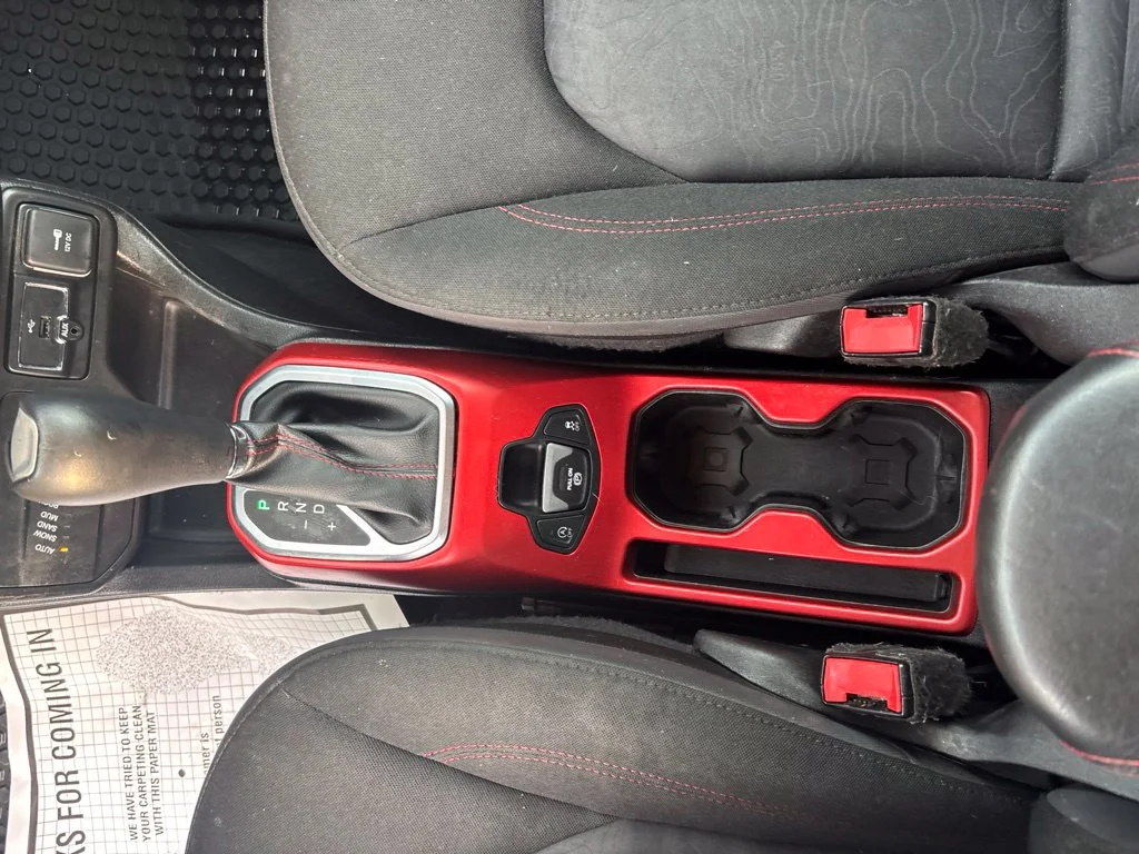 Used 2019 White Jeep Trailhawk image 17