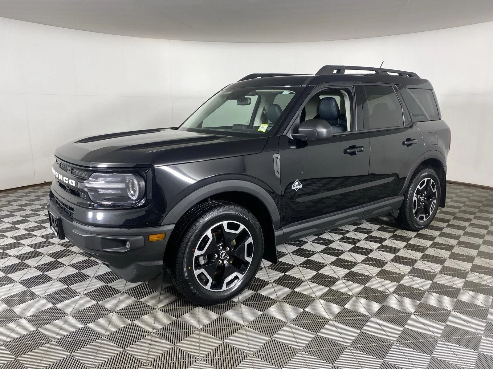 Used 2023 Shadow Black Ford Outer Banks image 6