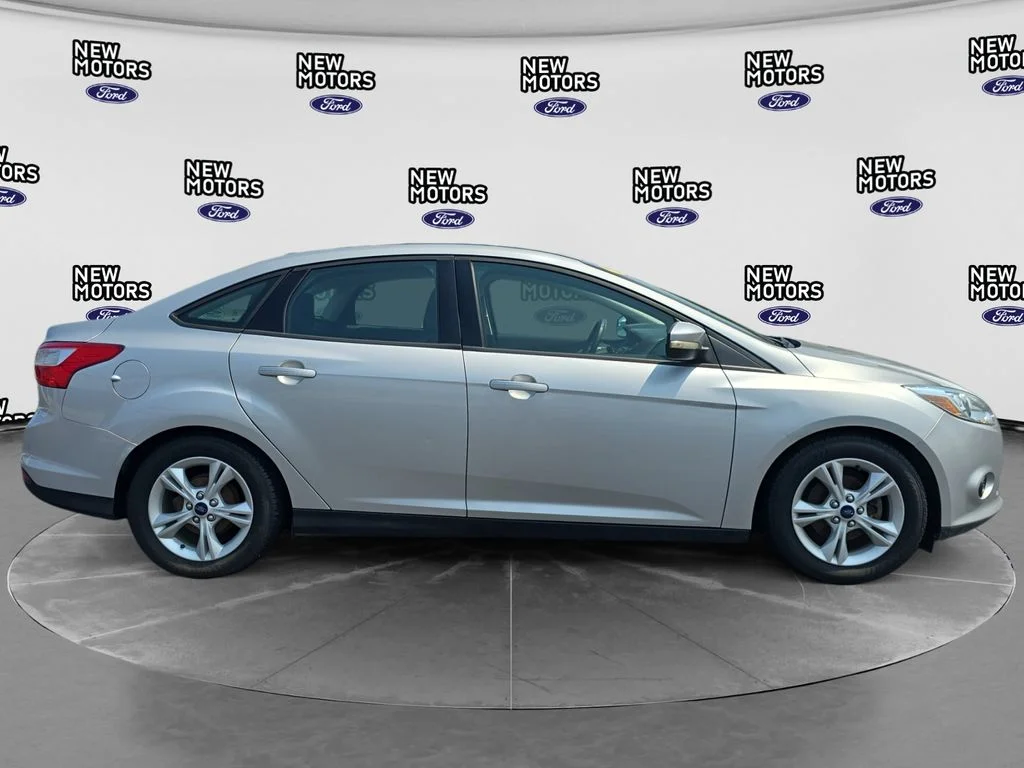 Used 2014 Ingot Silver Ford SE image 5