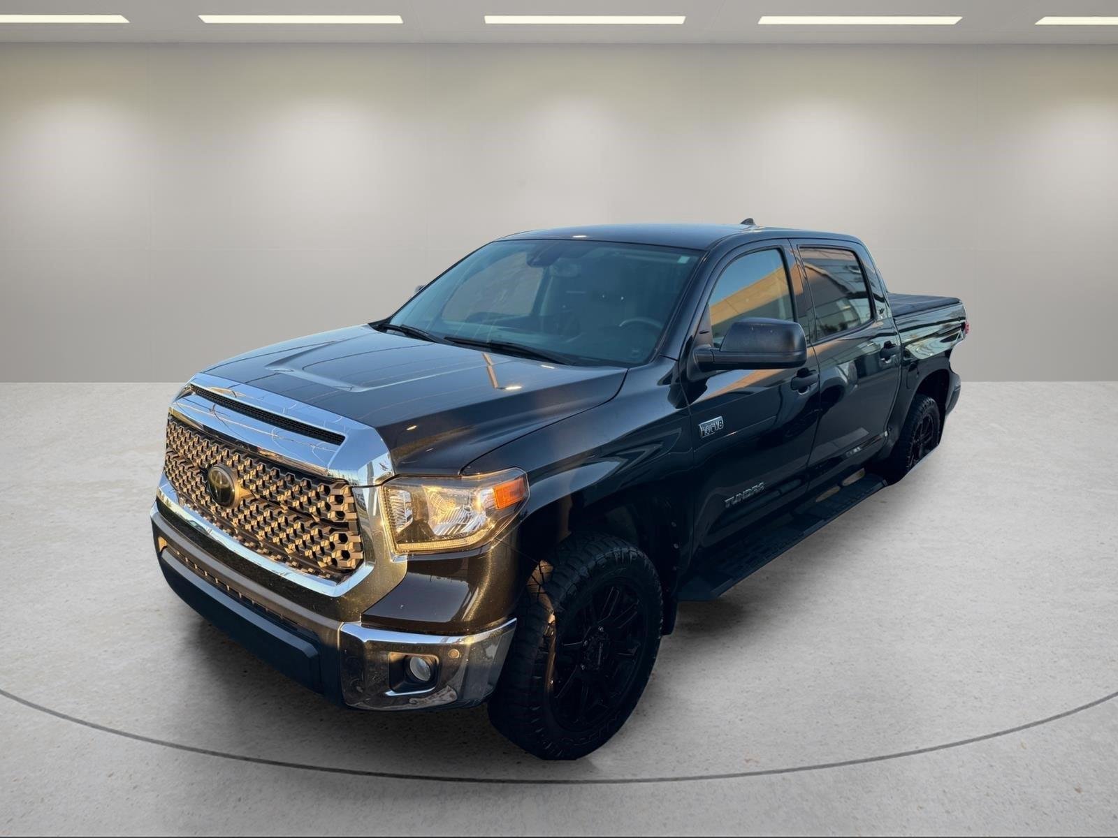 Used 2021 Midnight Black Metallic Toyota SR5 image 24