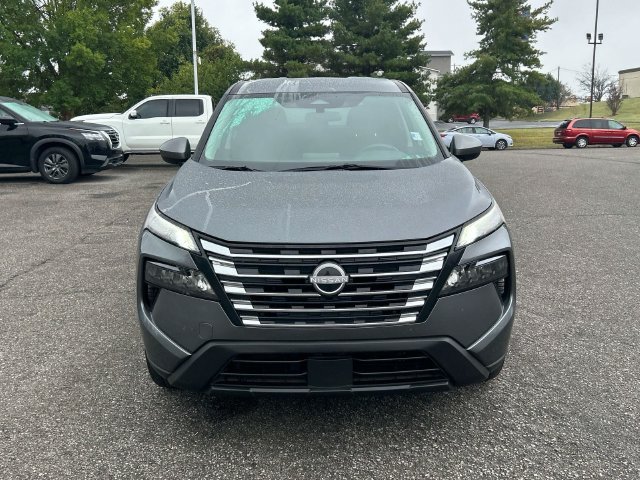 Used 2025 Gray Nissan SV image 9