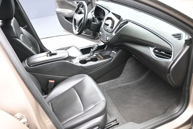 Used 2024 Mineral Gray Metallic Chevrolet LT image 23