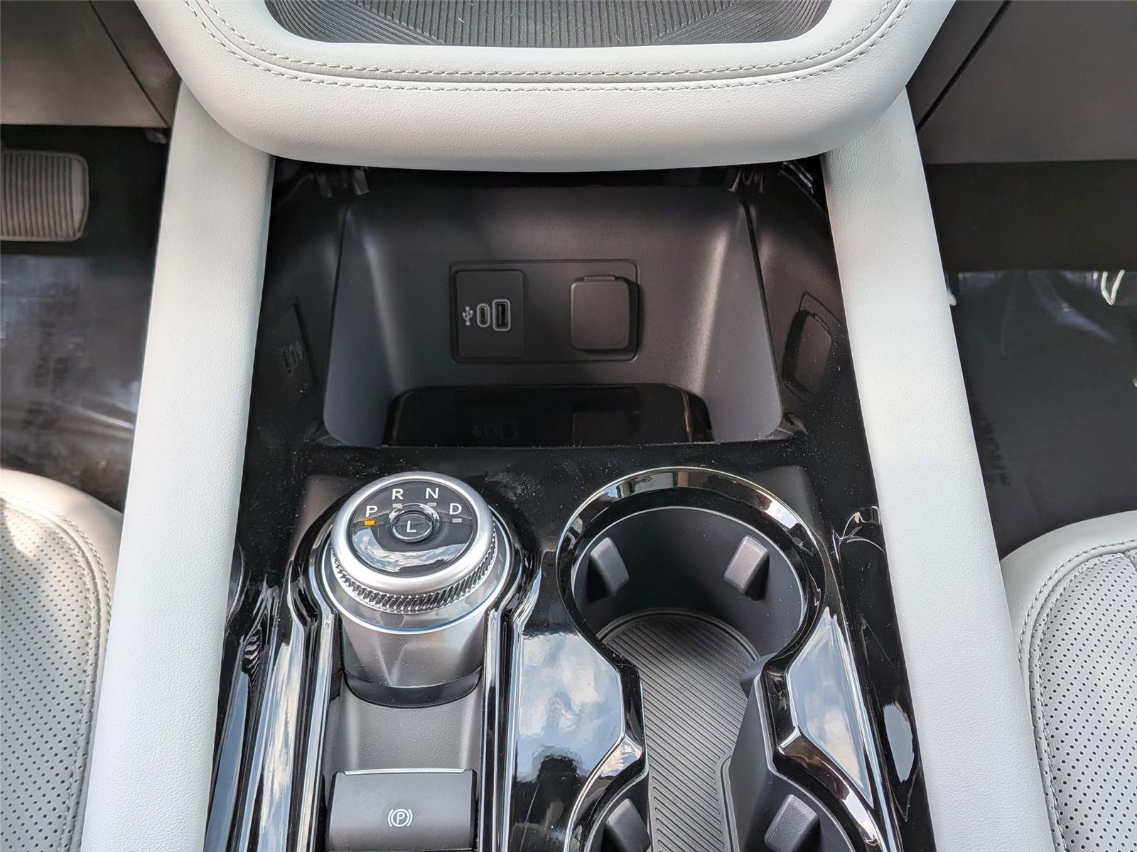 New 2026 Carbonized Gray Metallic Ford Platinum™ image 24