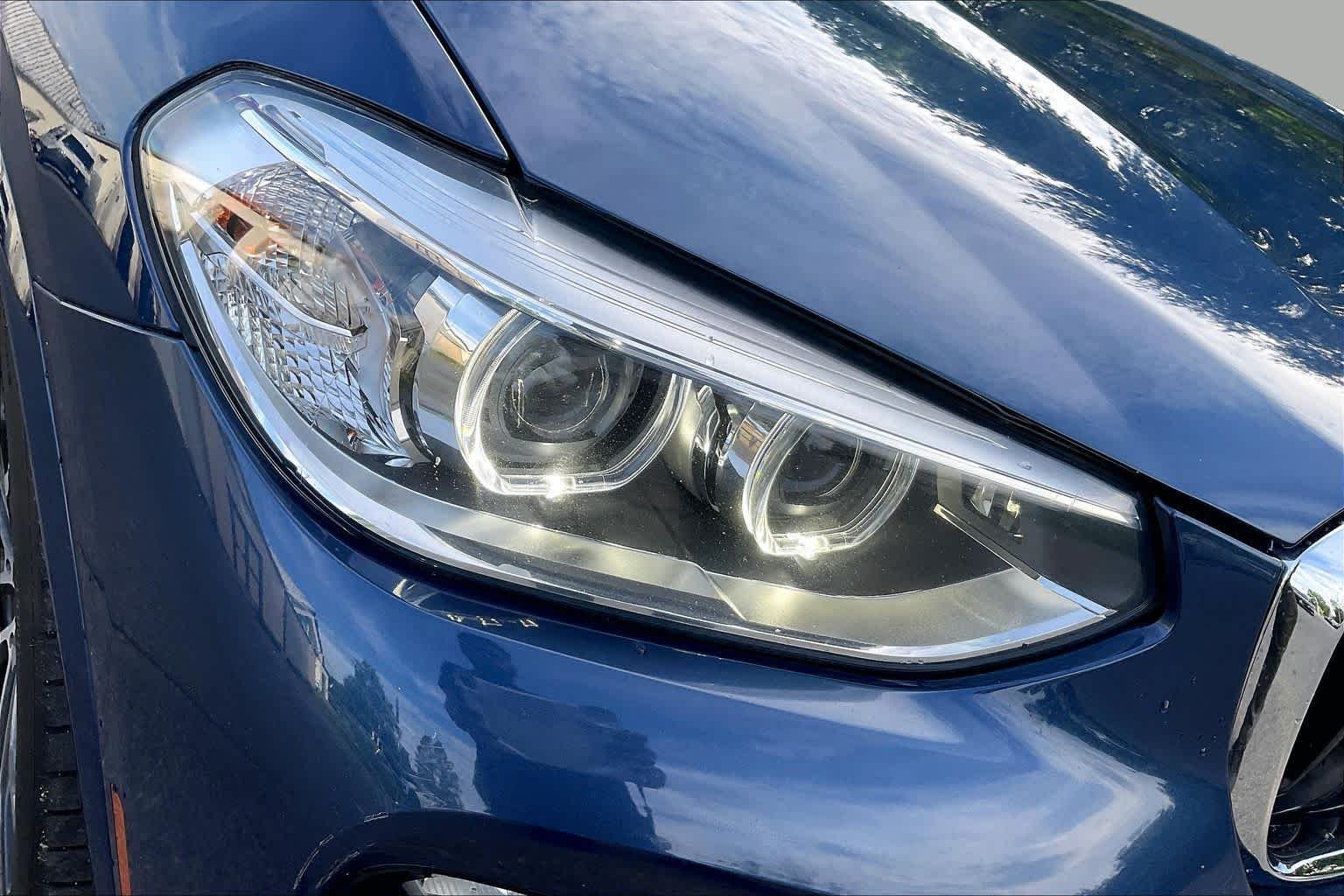Used 2019 Phytonic Blue Metallic BMW xDrive30i image 26