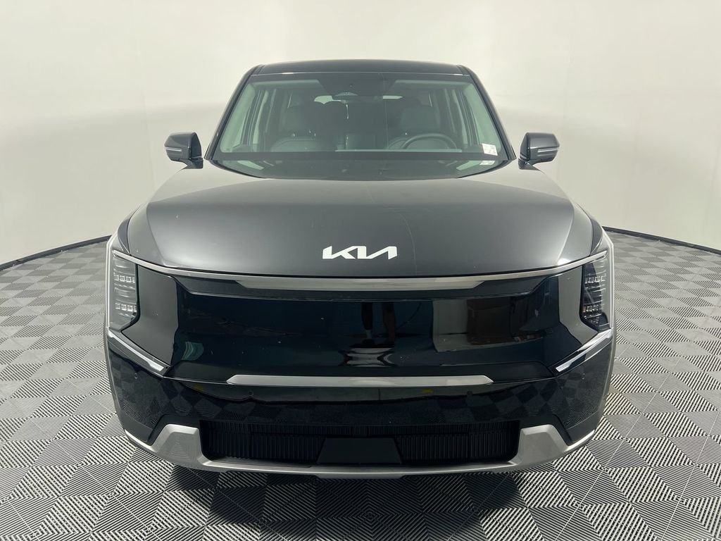 New 2026 Ebony Black Kia Light RWD image 10