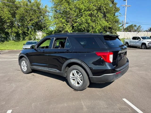 Used 2020 Black Ford XLT image 4