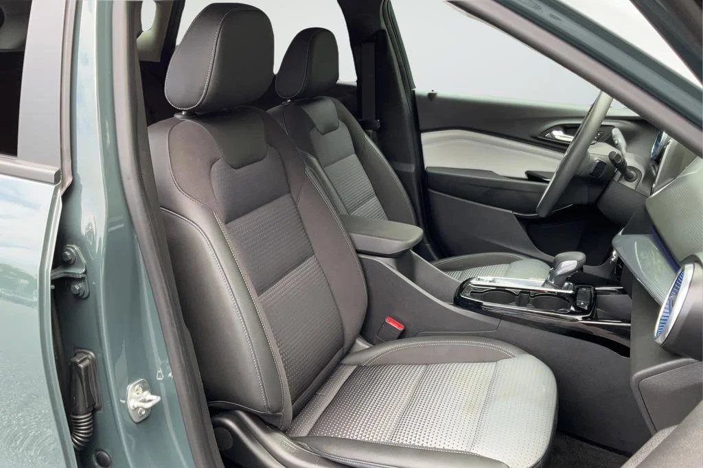 2025 Chevrolet Trax LT - Photo 20