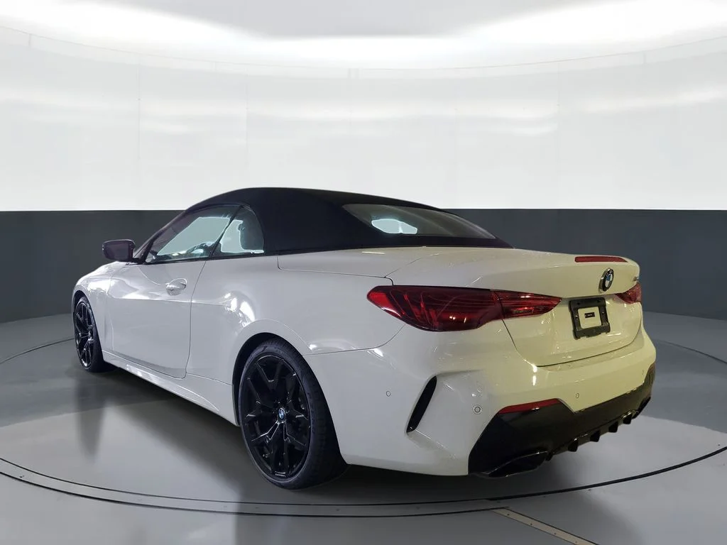 New 2026 Alpine White BMW M440i image 4
