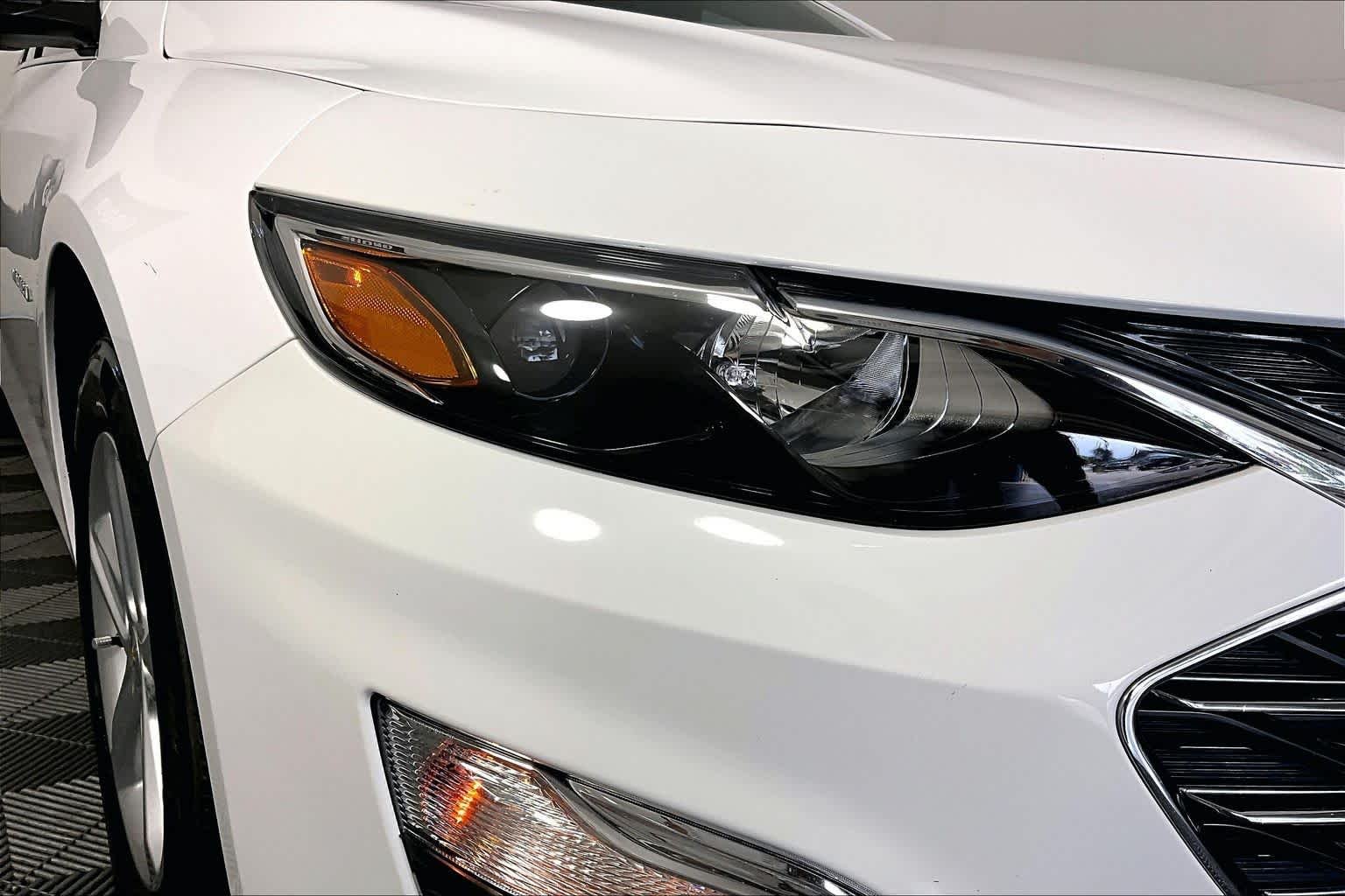 Used 2022 Summit White Chevrolet LS image 26