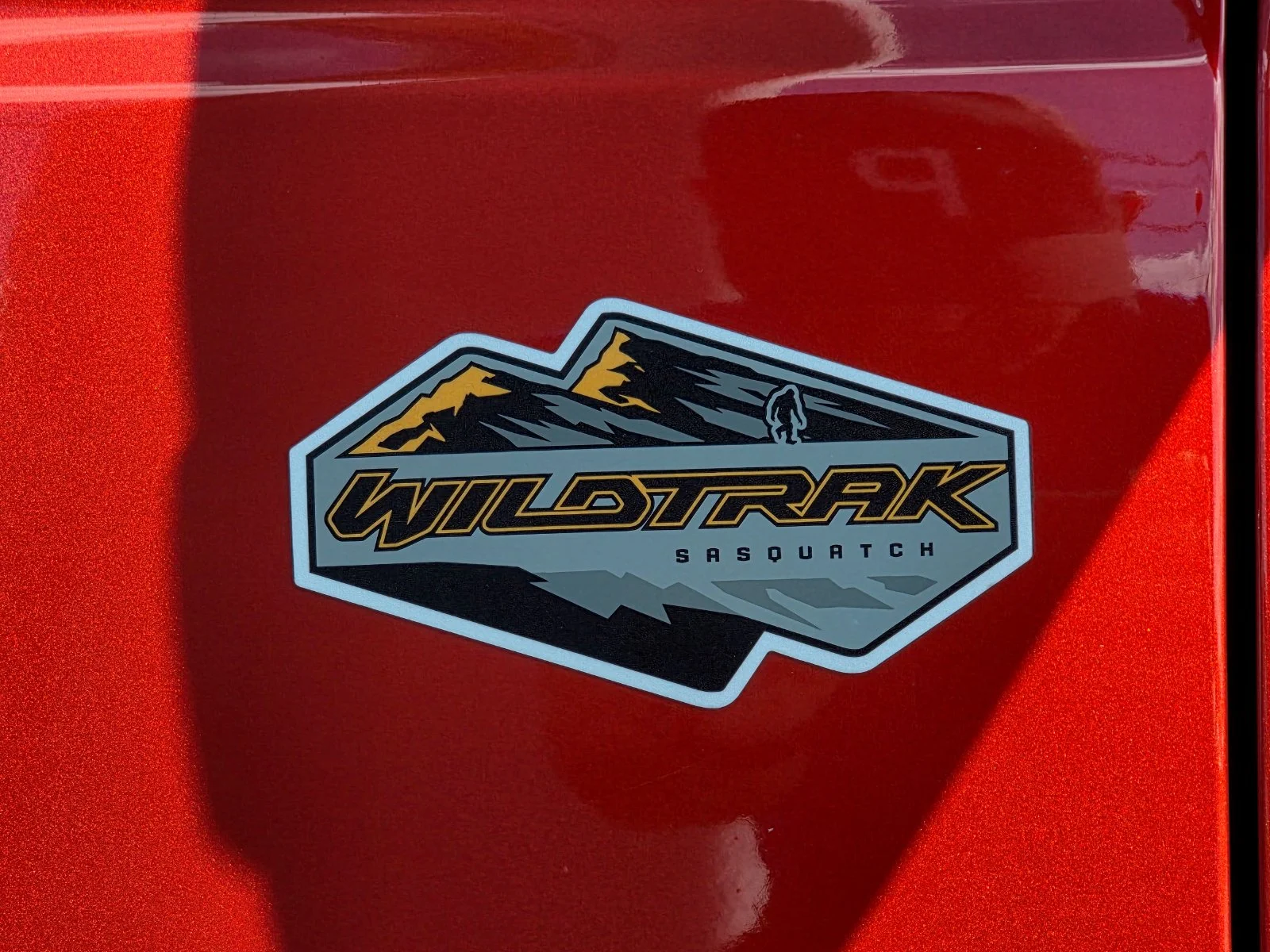 Used 2023 Hot Pepper Red Metallic Tinted Clearcoat Ford Wildtrak image 21