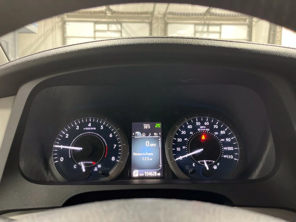 Used 2018 Blizzard Pearl Toyota XLE image 16