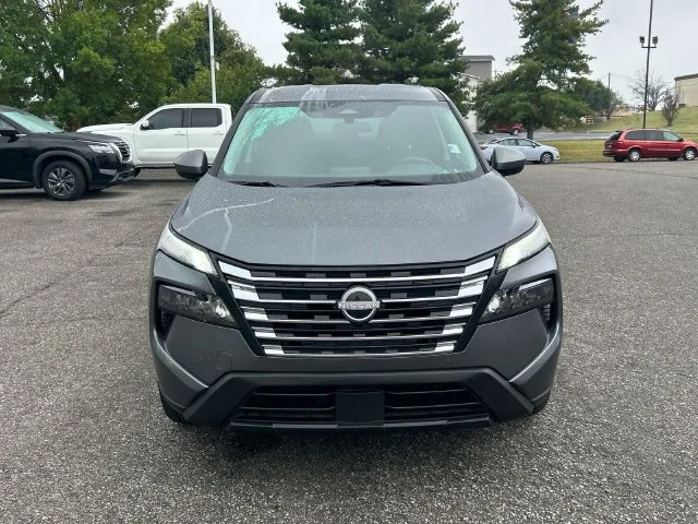 Used 2025 Gray Nissan SV image 9