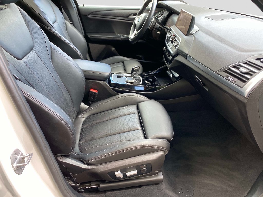 Used 2024 White BMW xDrive30i image 25