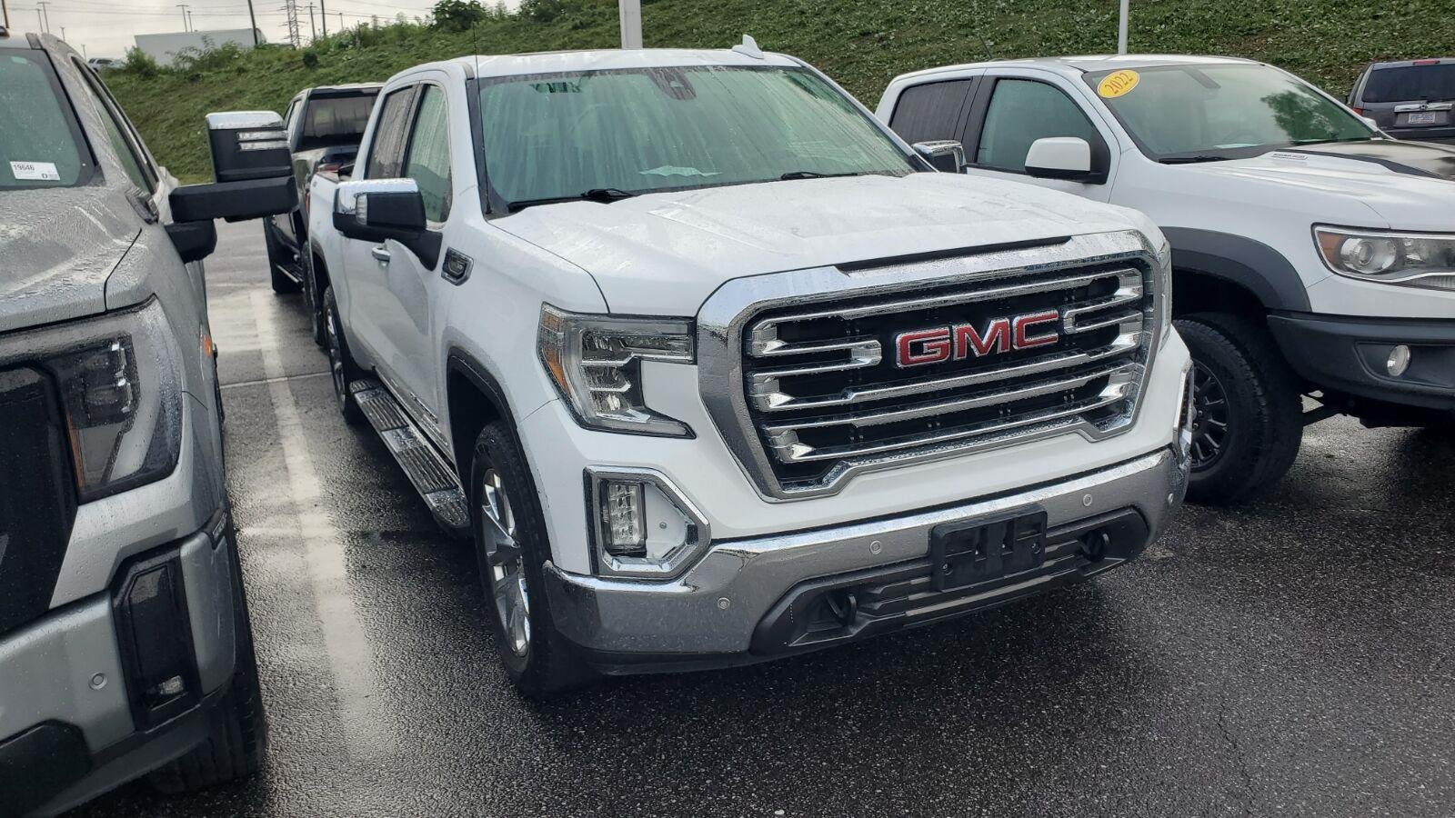 Used 2019 SUMMIT WHITE GMC SLT image 2