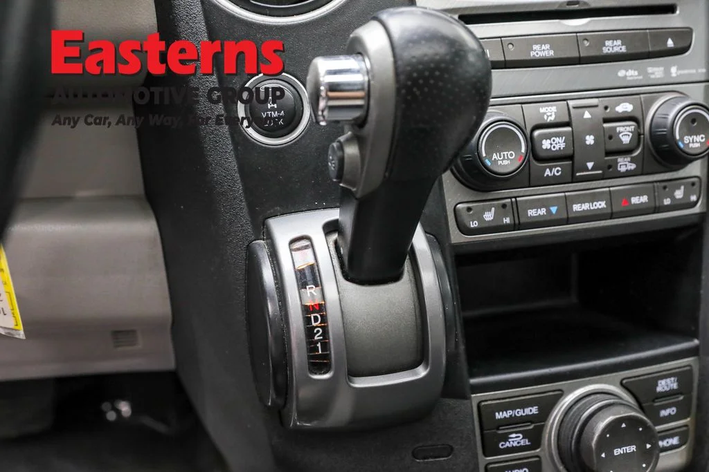 Used 2014 White Honda Touring image 12