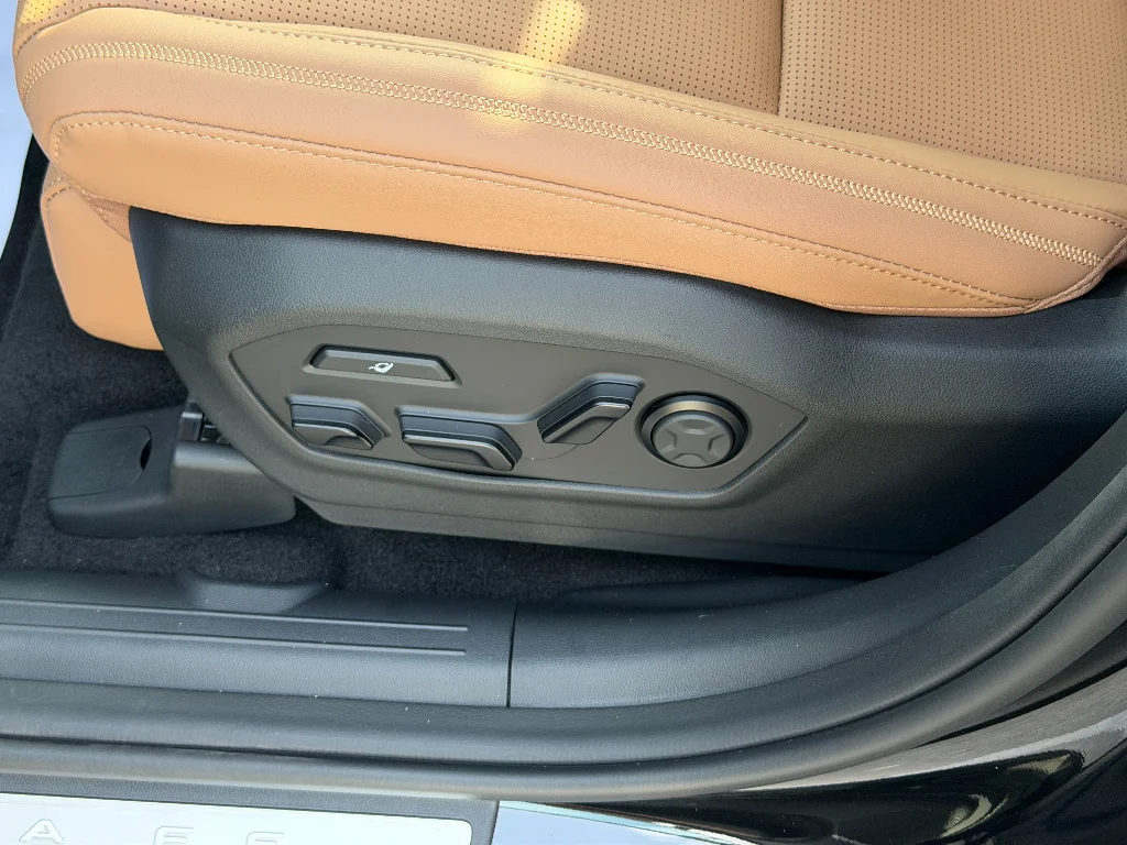 New 2027 Phantom Black Hyundai Calligraphy image 19