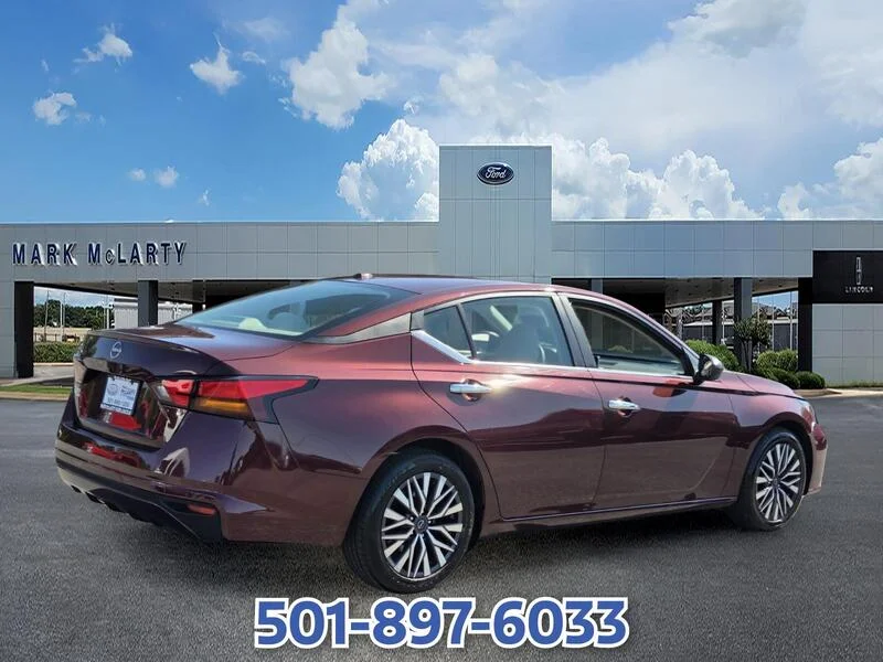 Used 2025 Garnet Pearl NISSAN SV FWD image 5