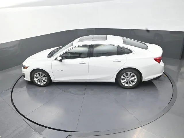Used 2024 White Chevrolet LT image 26