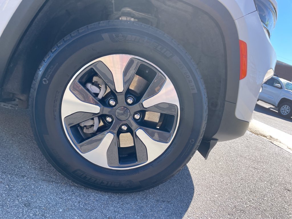 Certified Used 2024 White Jeep 4xe image 10