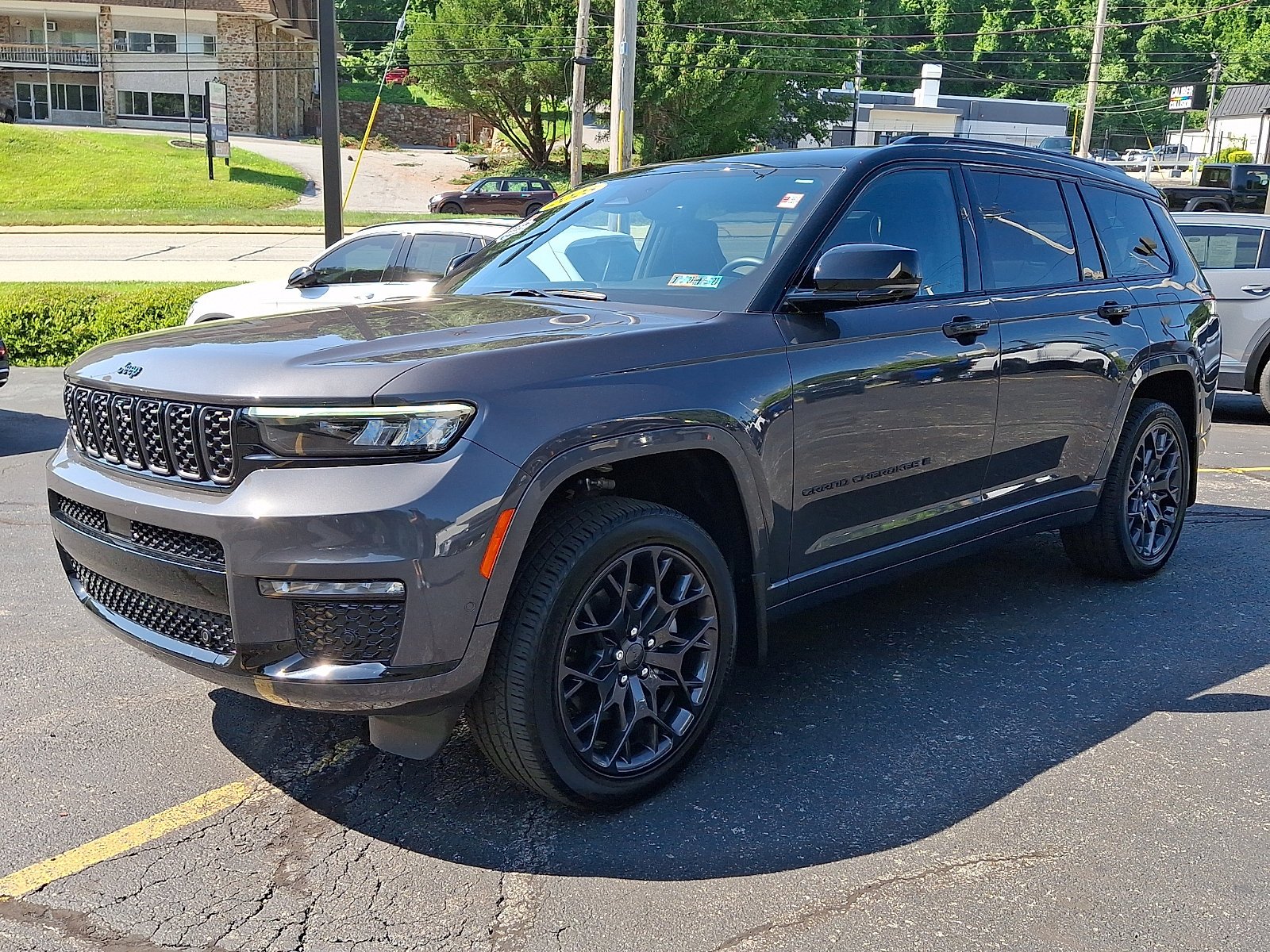 Certified Used 2025 Baltic Gray Metallic Clearcoat Jeep Summit image 3