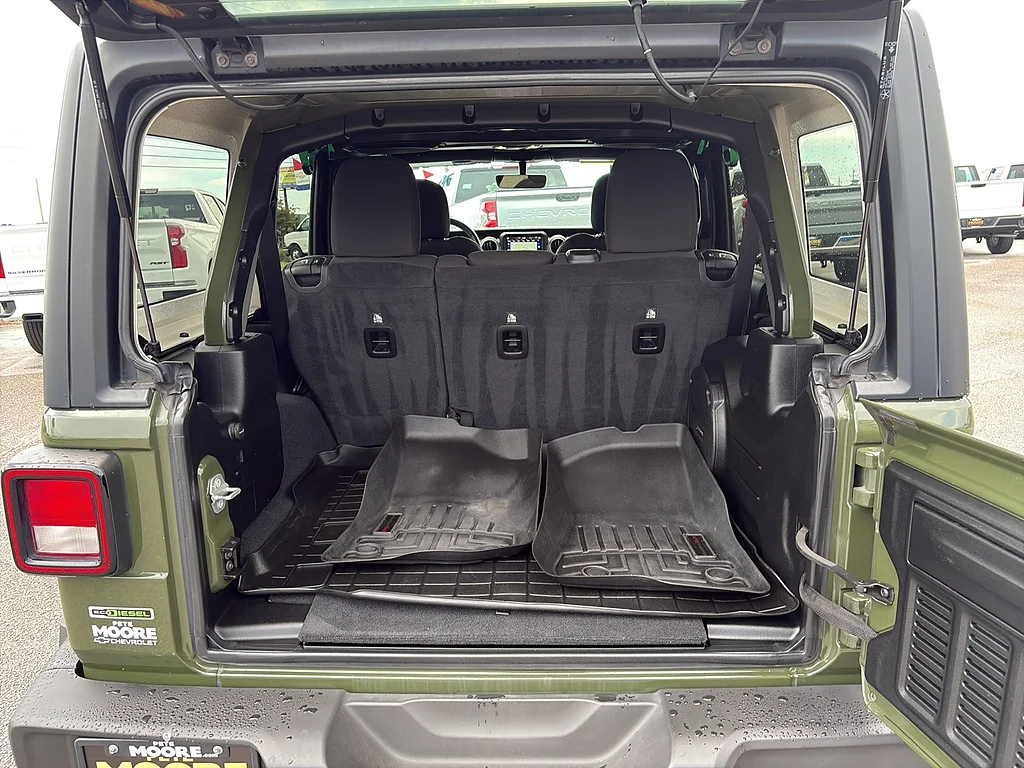 Used 2020 GREEN Jeep  image 17