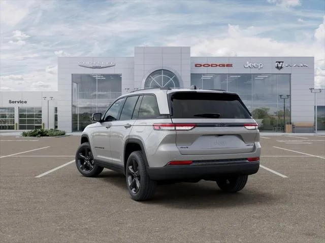 New 2025 Silver Zynith Exterior Paint Jeep Limited image 3