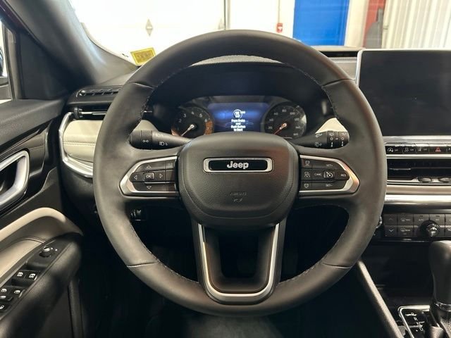 Used 2024 Red Hot Pearlcoat Jeep Limited image 15
