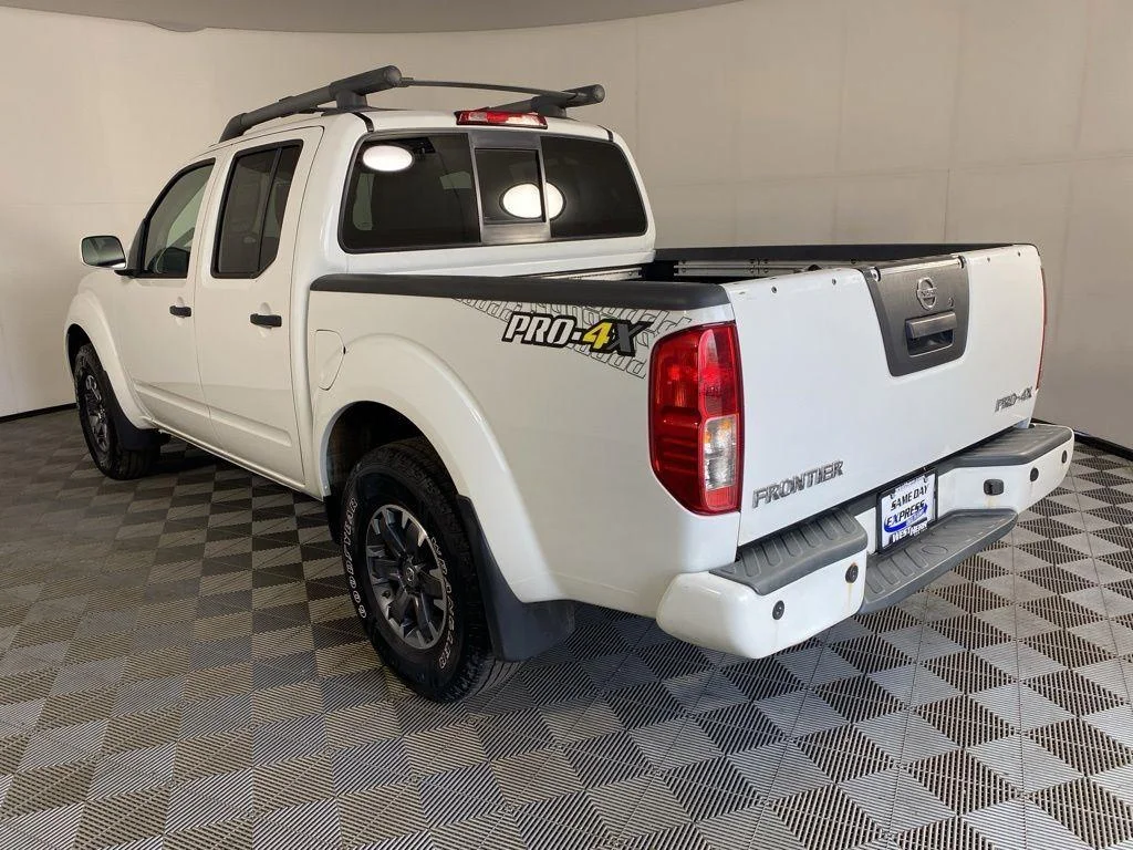 Used 2018 Glacier White Nissan PRO-4X image 5