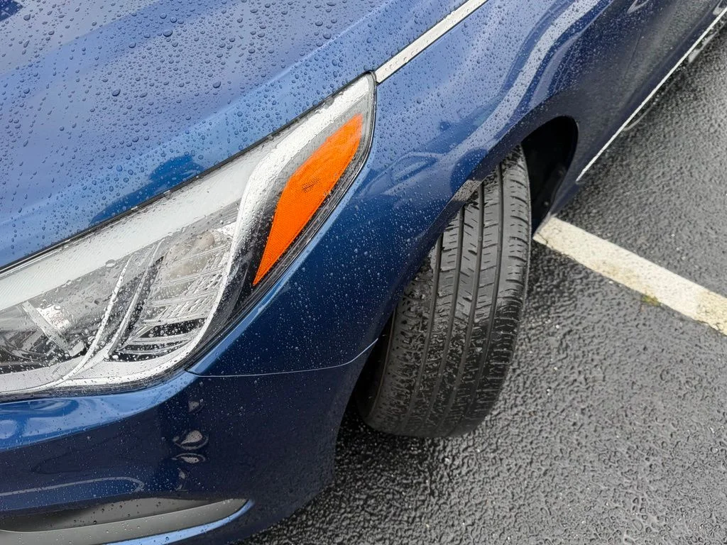 Used 2017 Lakeside Blue Hyundai Sport image 3