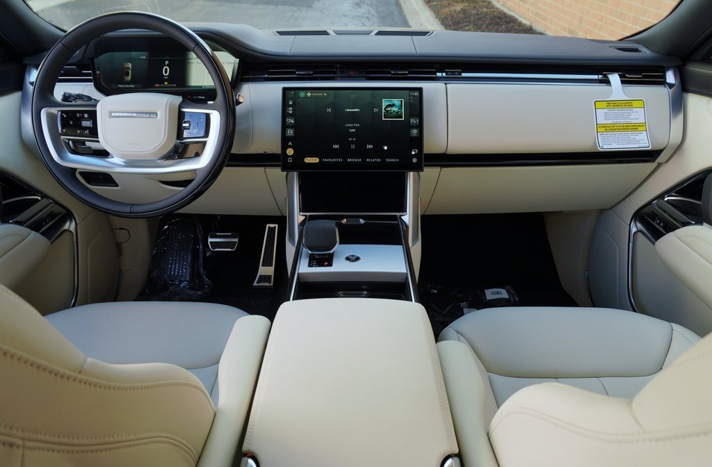 2025 LAND ROVER RANGE ROVER - Image 8
