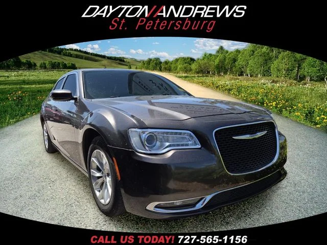 2016 Chrysler 300 Limited's photo