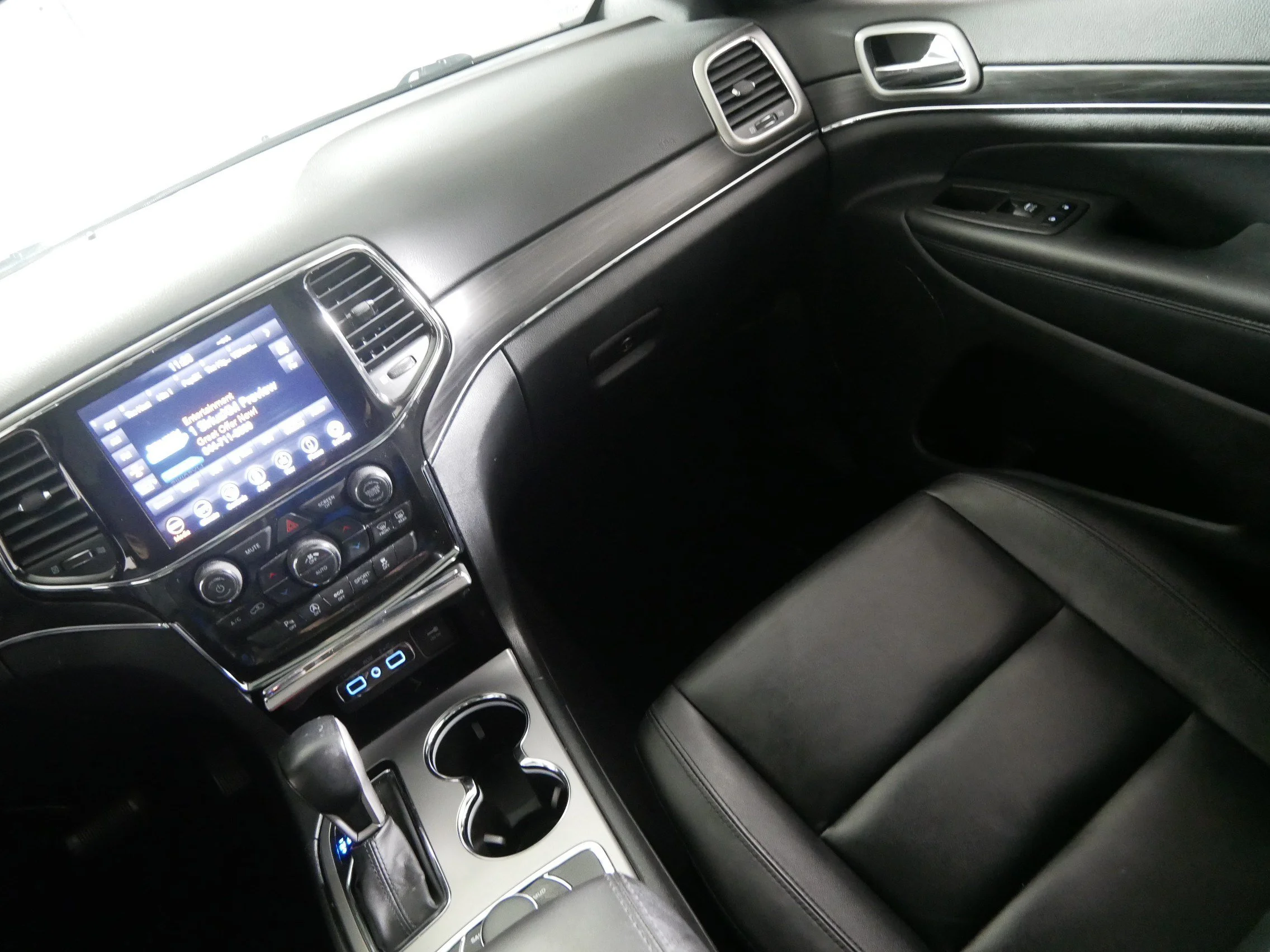 Used 2021 Granite Crystal Metallic Clearcoat Jeep Limited image 11